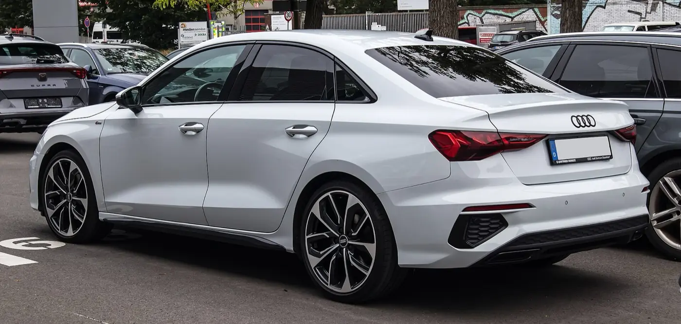 Audi A3 Sedán 2026, vista 3/4 trasera