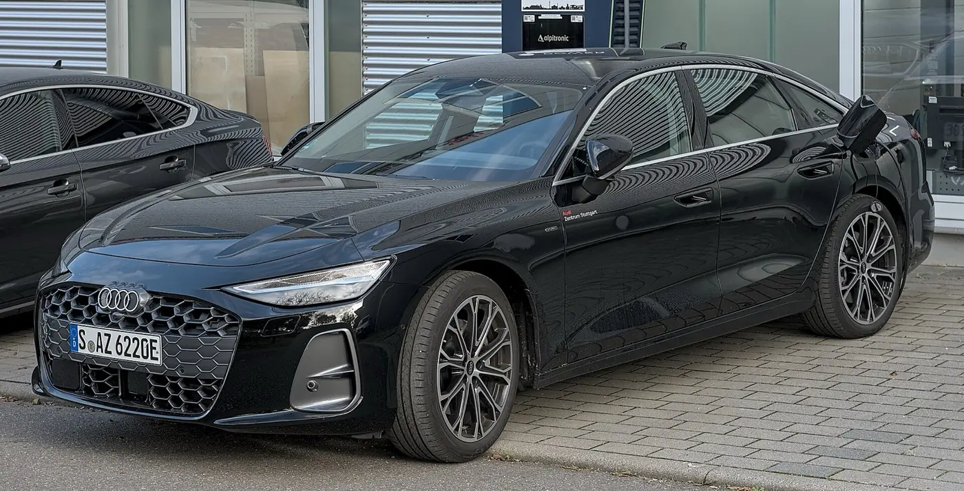 Audi A6 Sedán 2027, vista 3/4 frontal