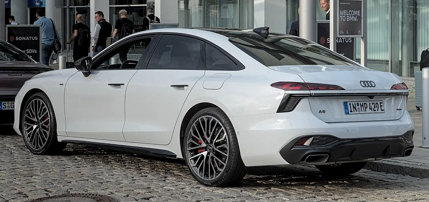 Audi A6 Sedán 2027, vista 3/4 trasera