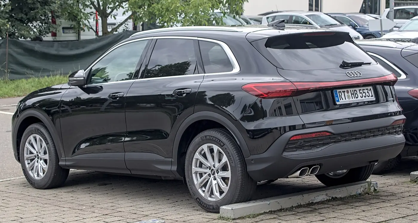 Audi Q5 2027, vista 3/4 trasera