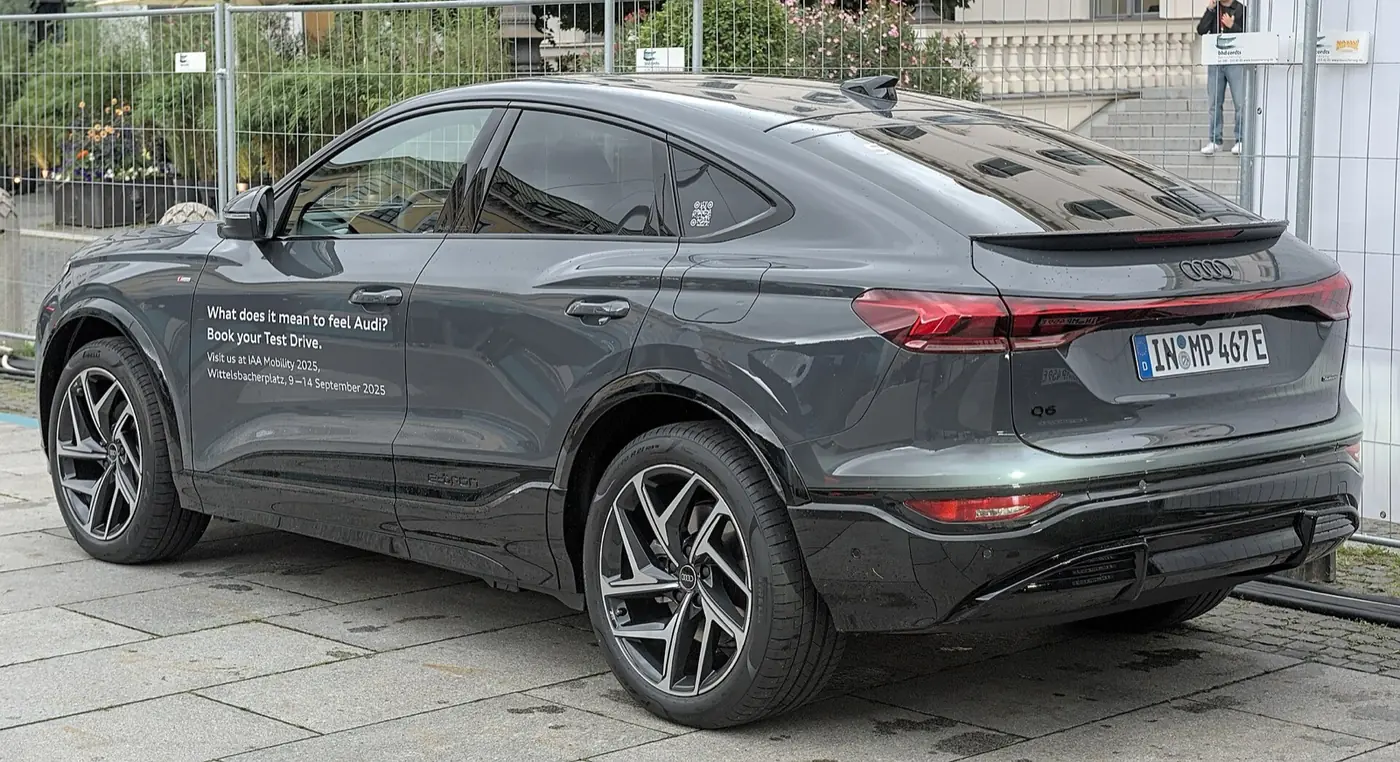 Audi Q6 Sportback e-tron 2027, vista 3/4 trasera