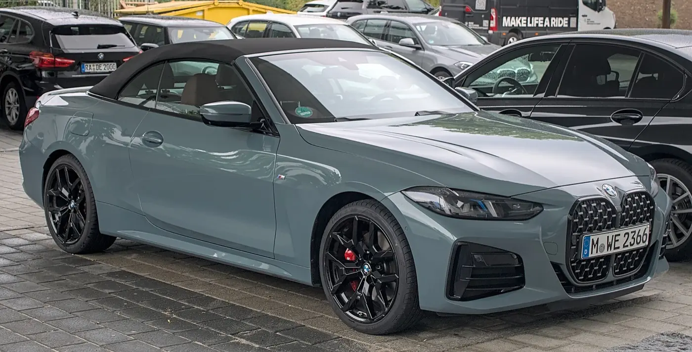 BMW Serie 4 Convertible 2027, vista 3/4 frontal