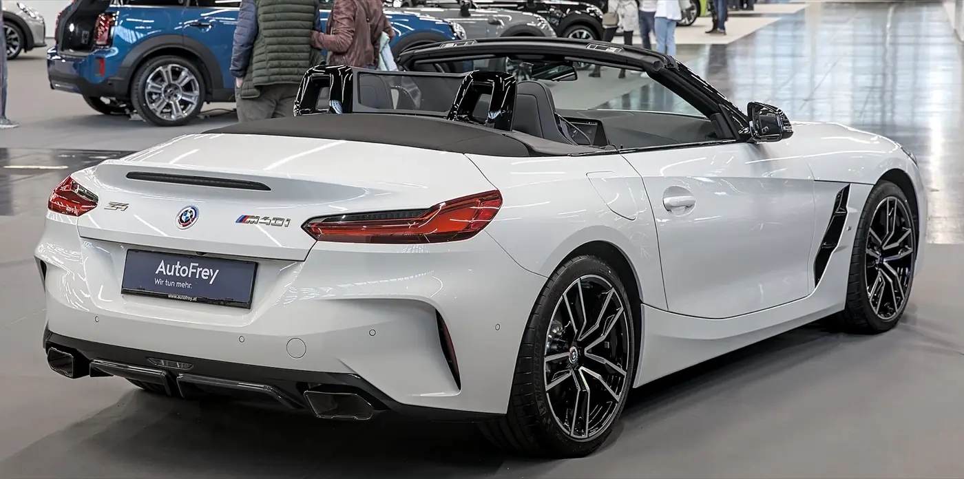 BMW Z4 2026, vista 3/4 trasera