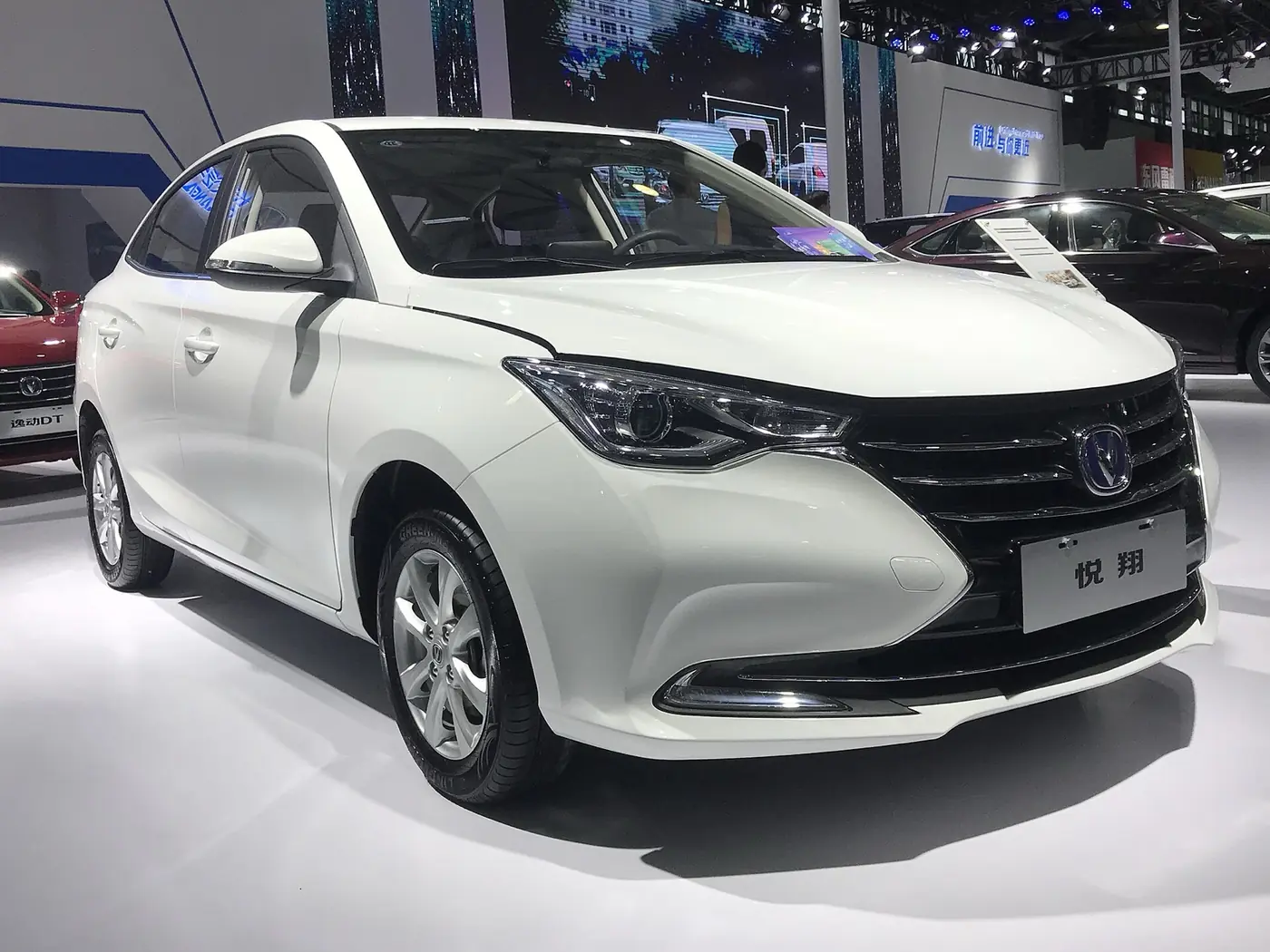 Changan Alsvin 2026, vista 3/4 frontal, foto 2