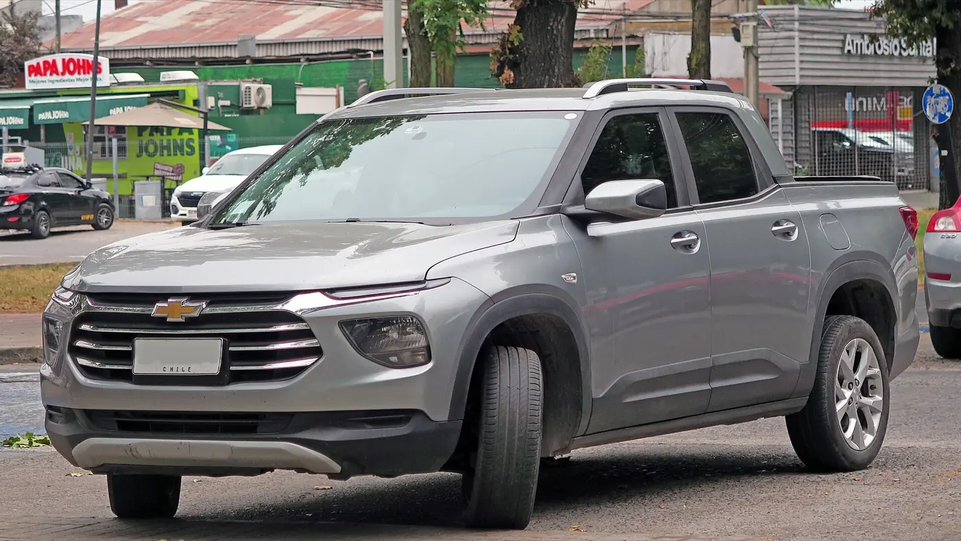 Chevrolet Montana 2026, vista 3/4 frontal, foto 2