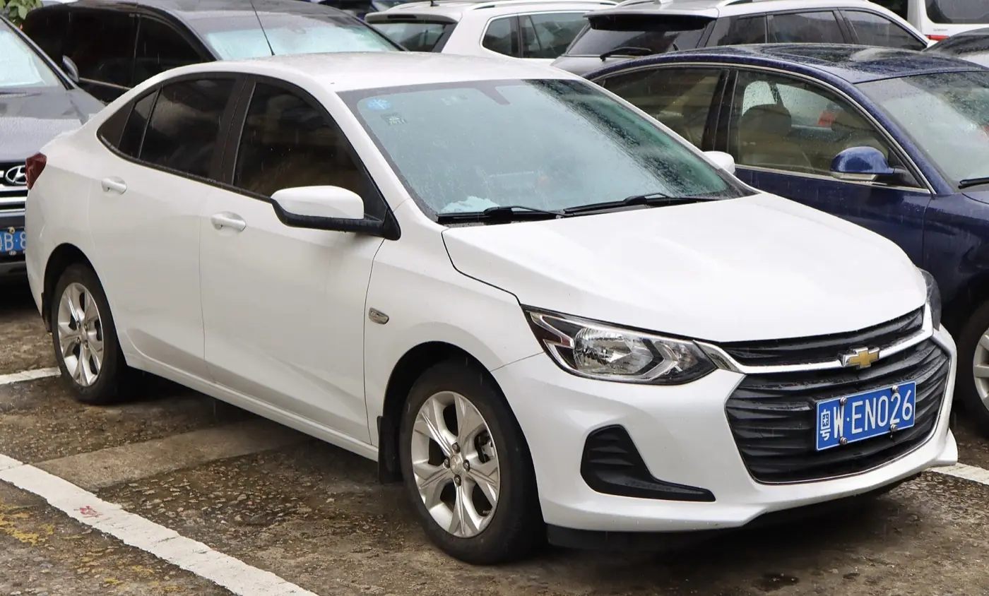 Chevrolet Onix 2026, vista 3/4 frontal