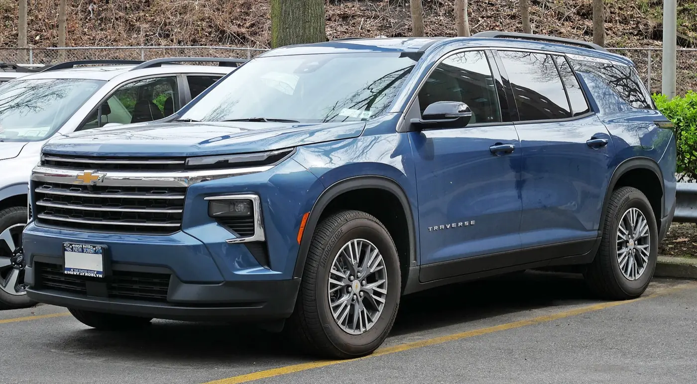 Chevrolet Traverse 2027, vista 3/4 frontal, foto 1