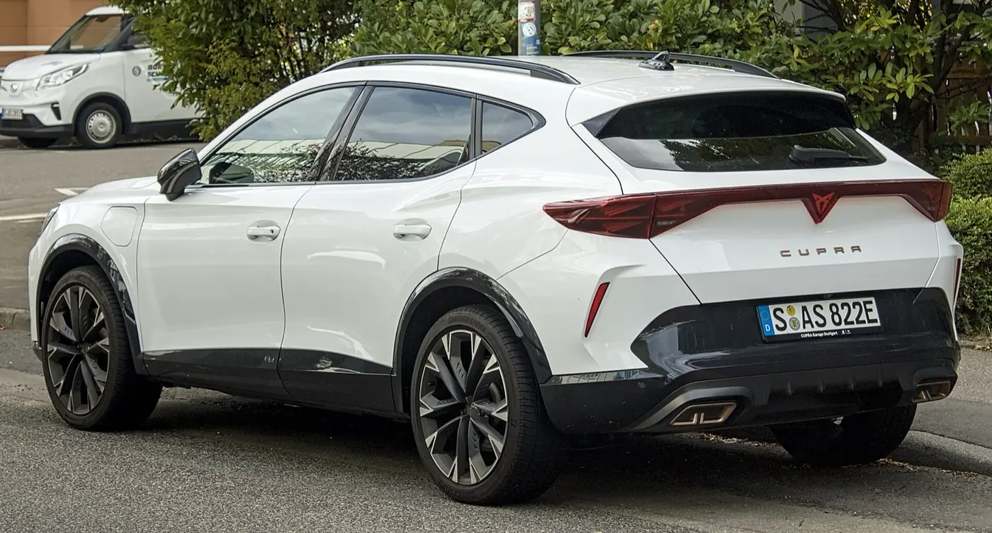 CUPRA Formentor 2026, vista 3/4 trasera