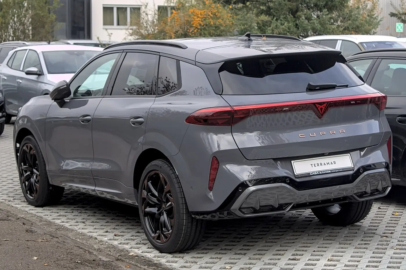 CUPRA Terramar 2026, vista 3/4 trasera
