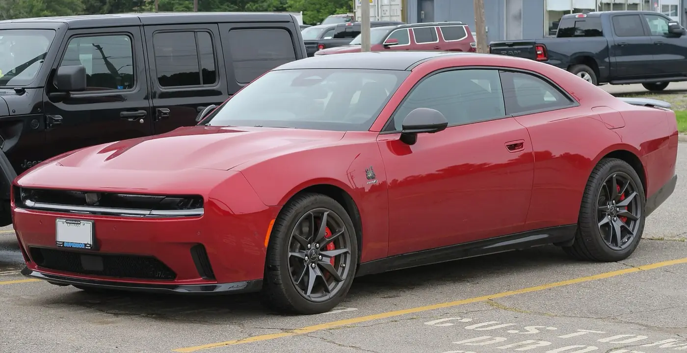 Dodge Charger 2027, vista 3/4 frontal, foto 1