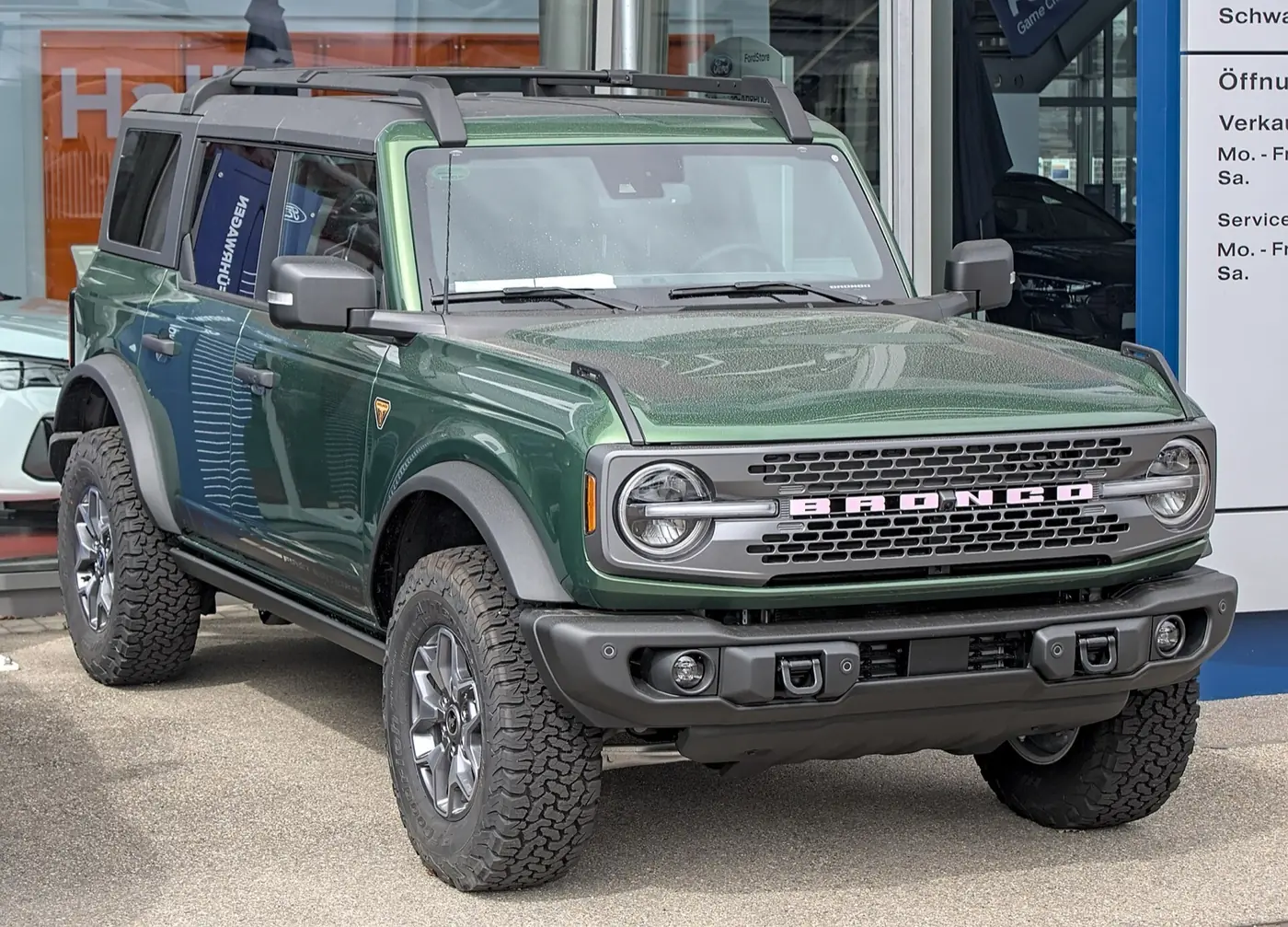 Ford Bronco 2026, vista 3/4 frontal, foto 2