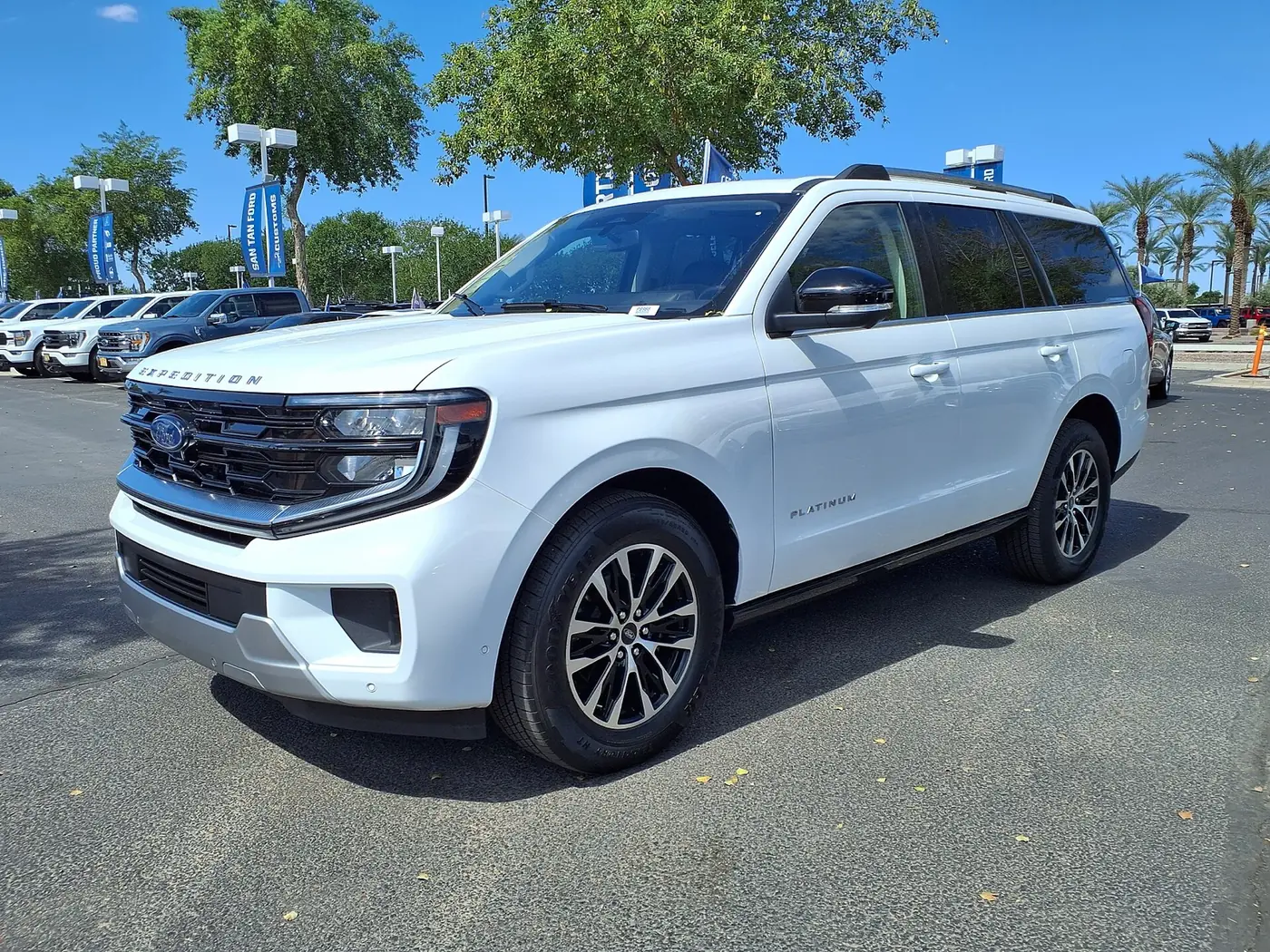 Ford Expedition 2026, vista 3/4 frontal, foto 1