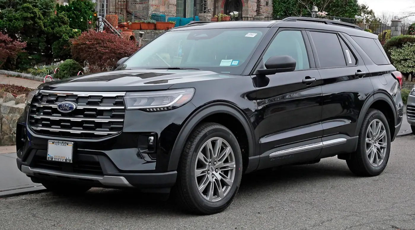 Ford Explorer 2026, vista 3/4 frontal, foto 2