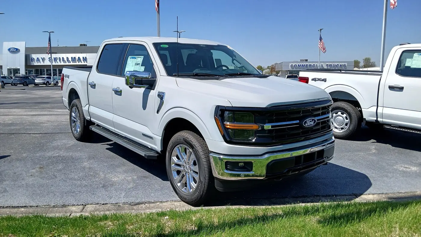 Ford F-150 2026, vista 3/4 frontal, foto 1