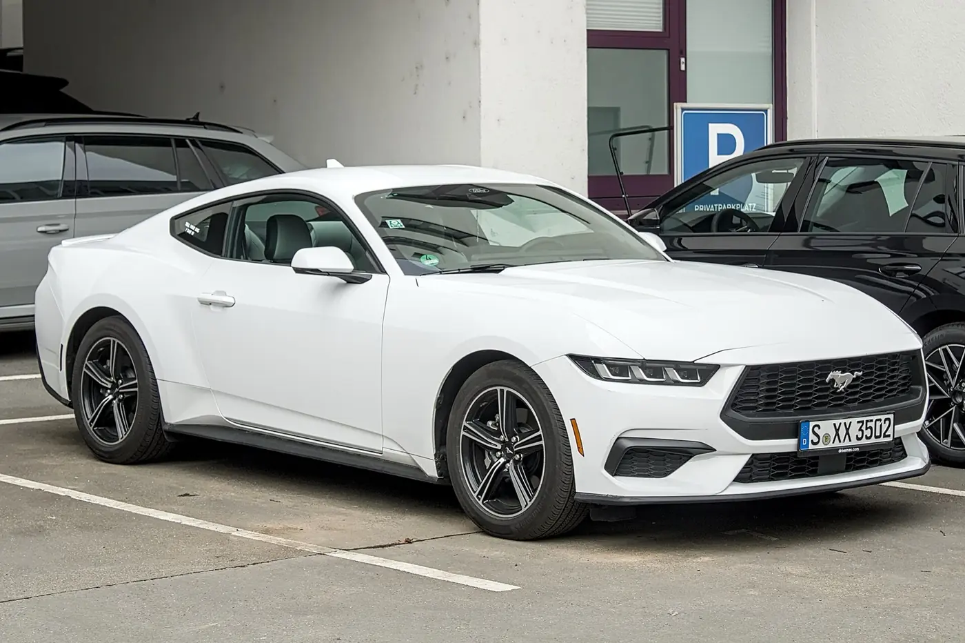 Ford Mustang 2026, vista 3/4 frontal, foto 1