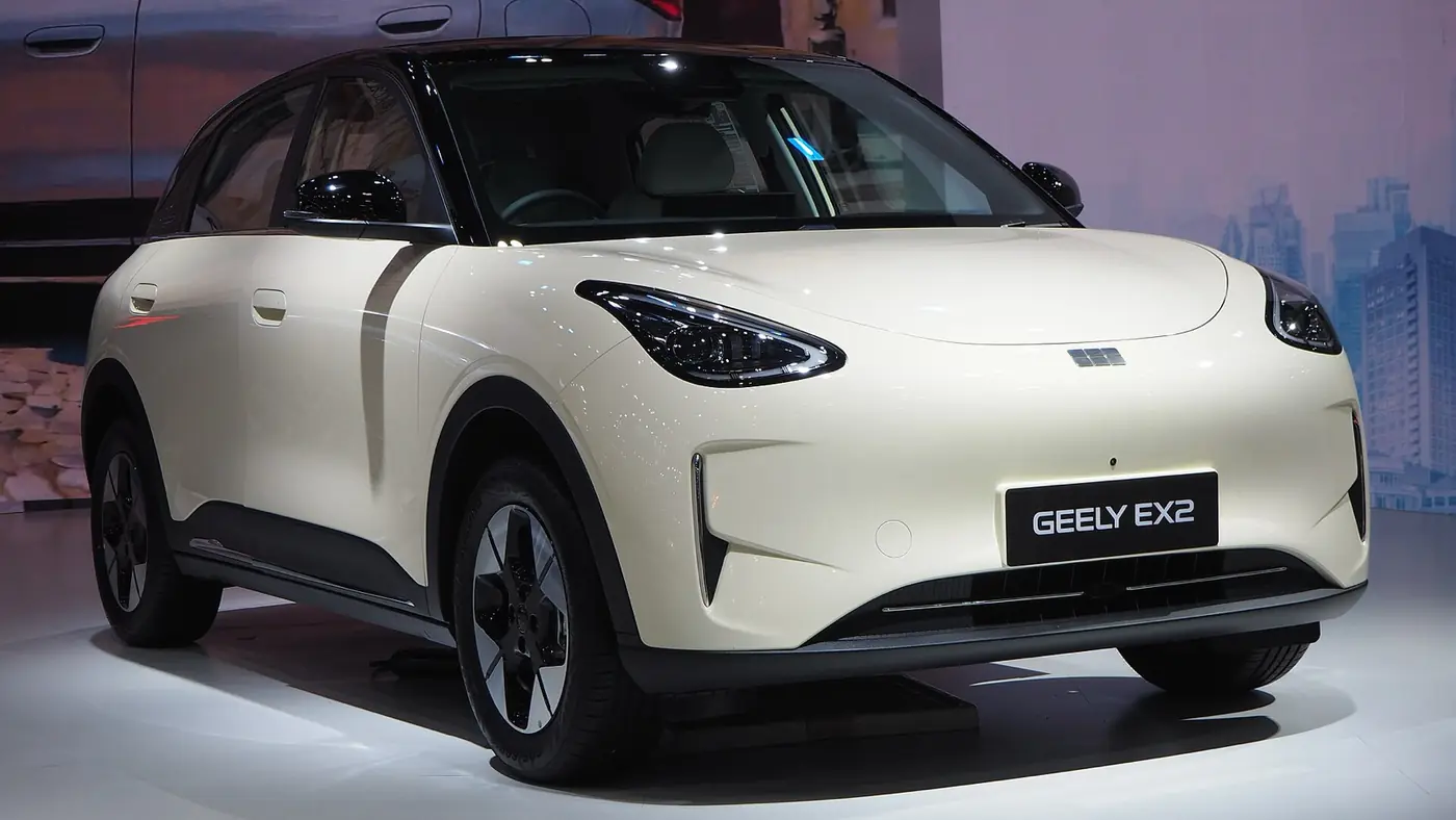 Geely EX2 2026, vista 3/4 frontal