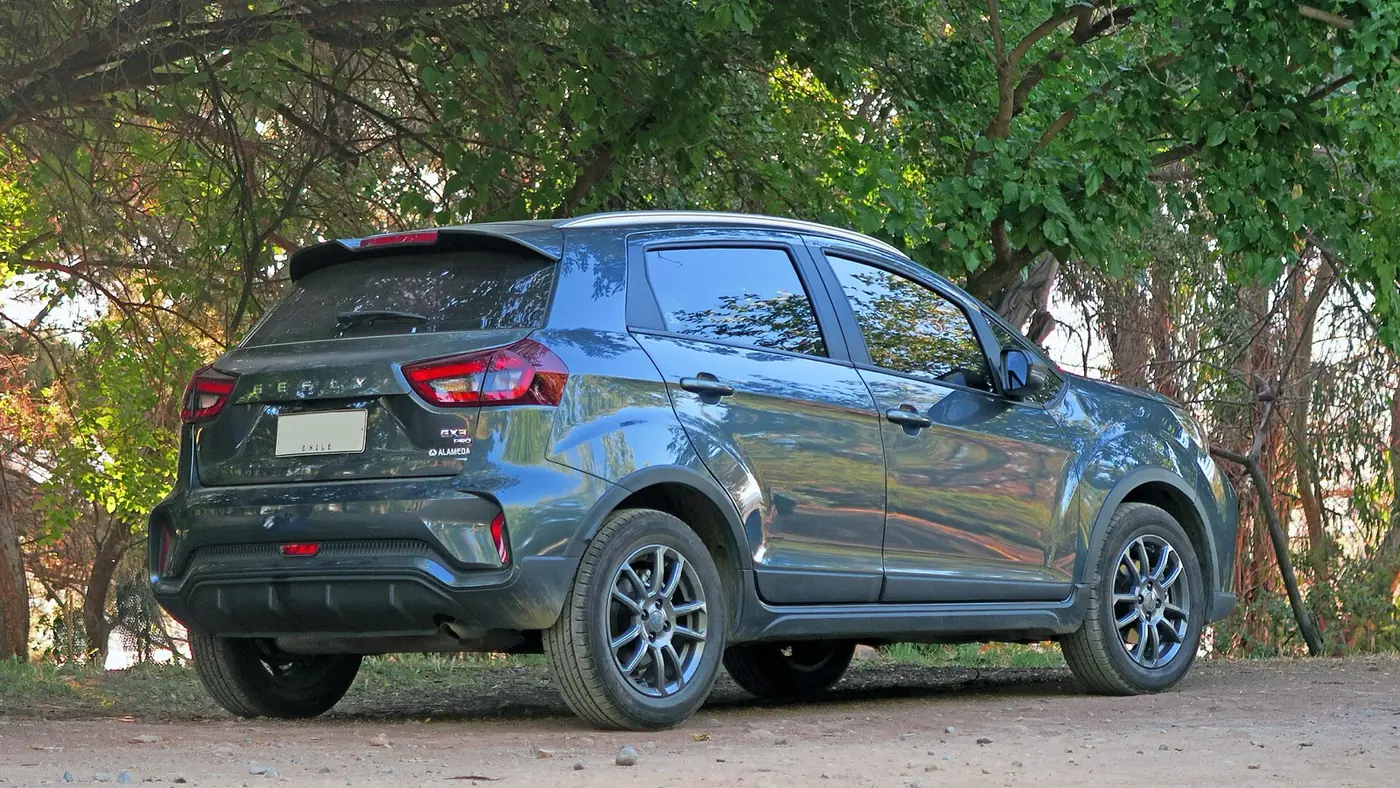 Geely GX3 Pro 2026, vista 3/4 trasera