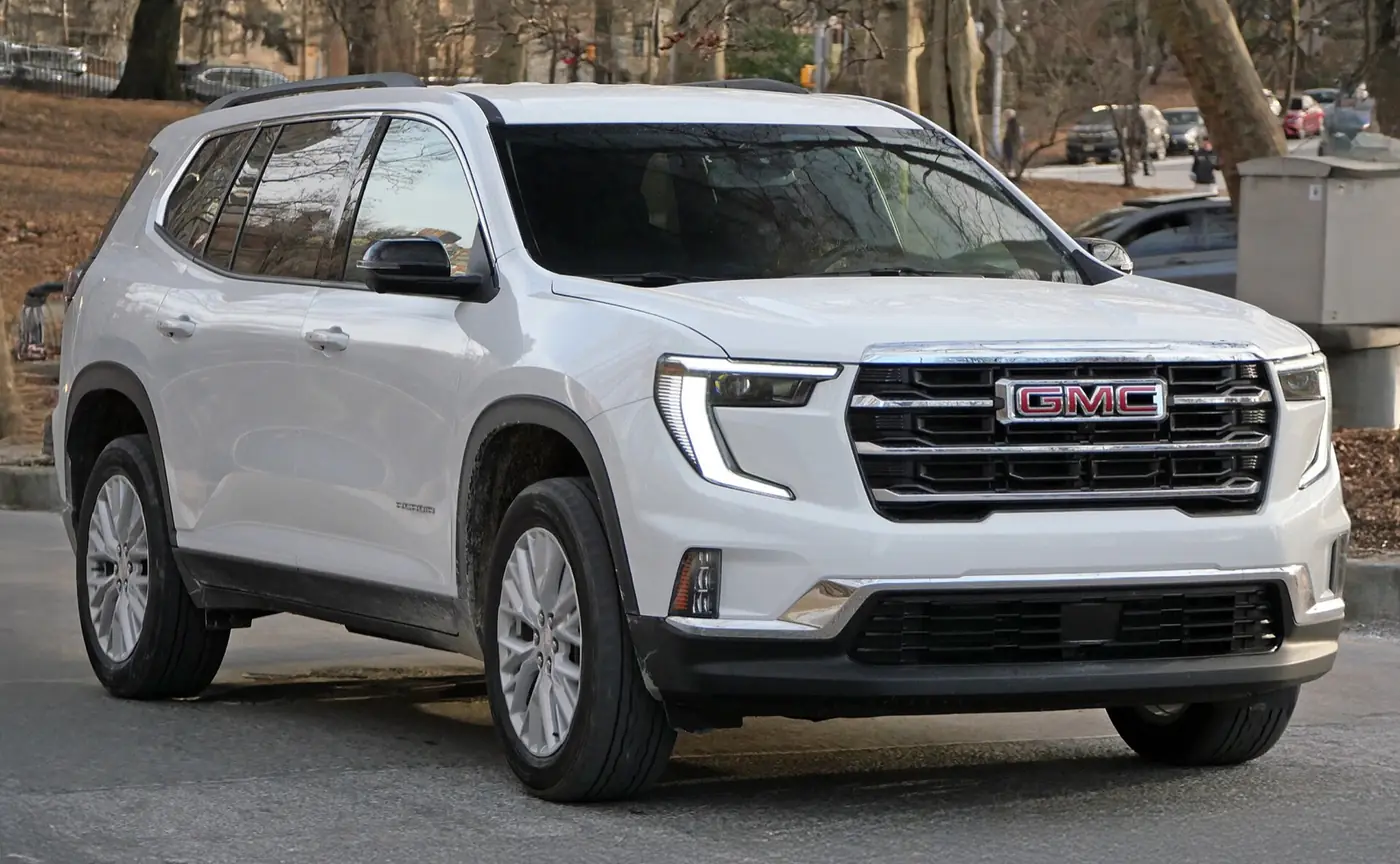 GMC Acadia 2027, vista 3/4 frontal, foto 2