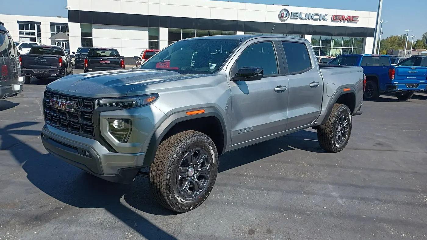 GMC Canyon 2026, vista 3/4 frontal, foto 1