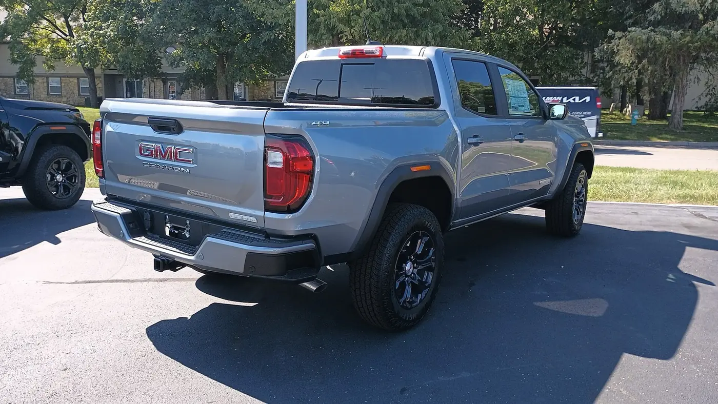 GMC Canyon 2026, vista 3/4 trasera