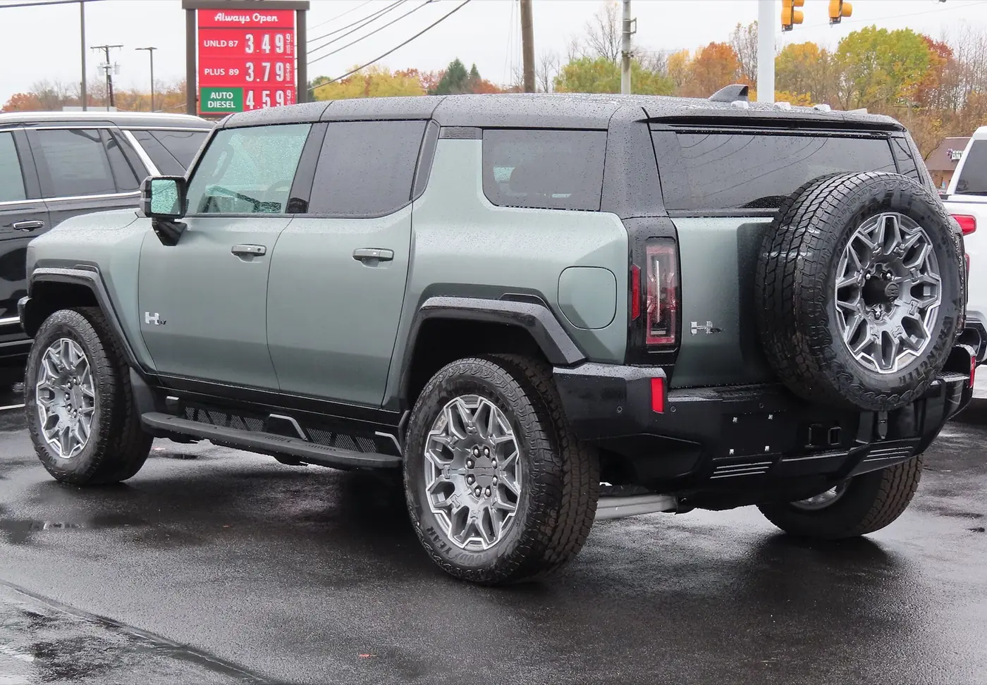 GMC Hummer EV SUV 2025, vista 3/4 trasera