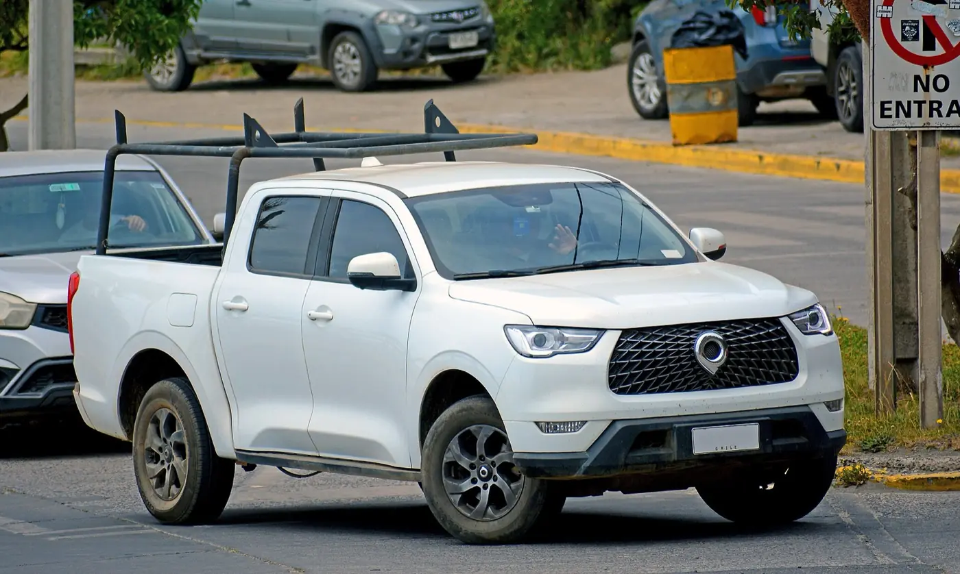 GWM Poer 2026, vista 3/4 frontal, foto 2