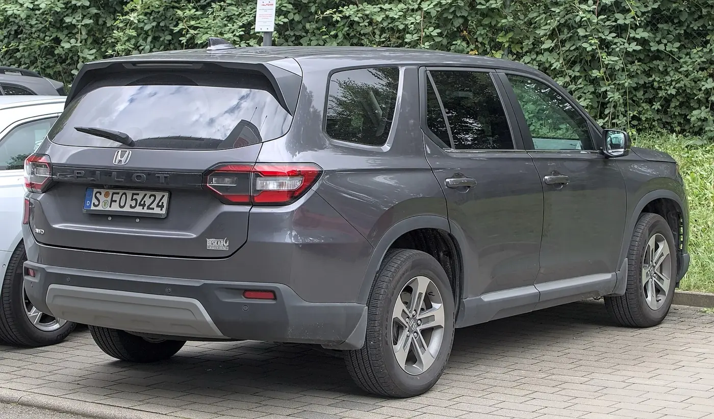 Honda Pilot 2026, vista 3/4 trasera