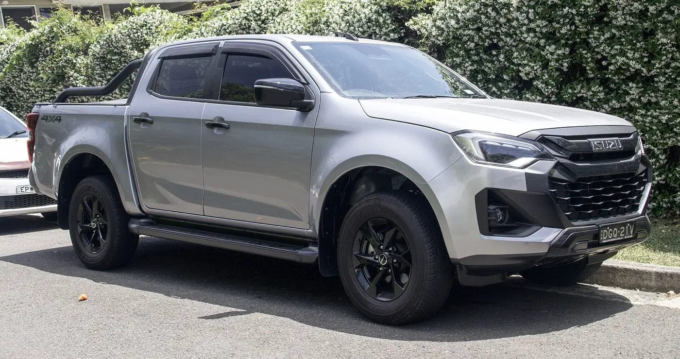 Isuzu D-MAX , vista 3/4 frontal, foto 2