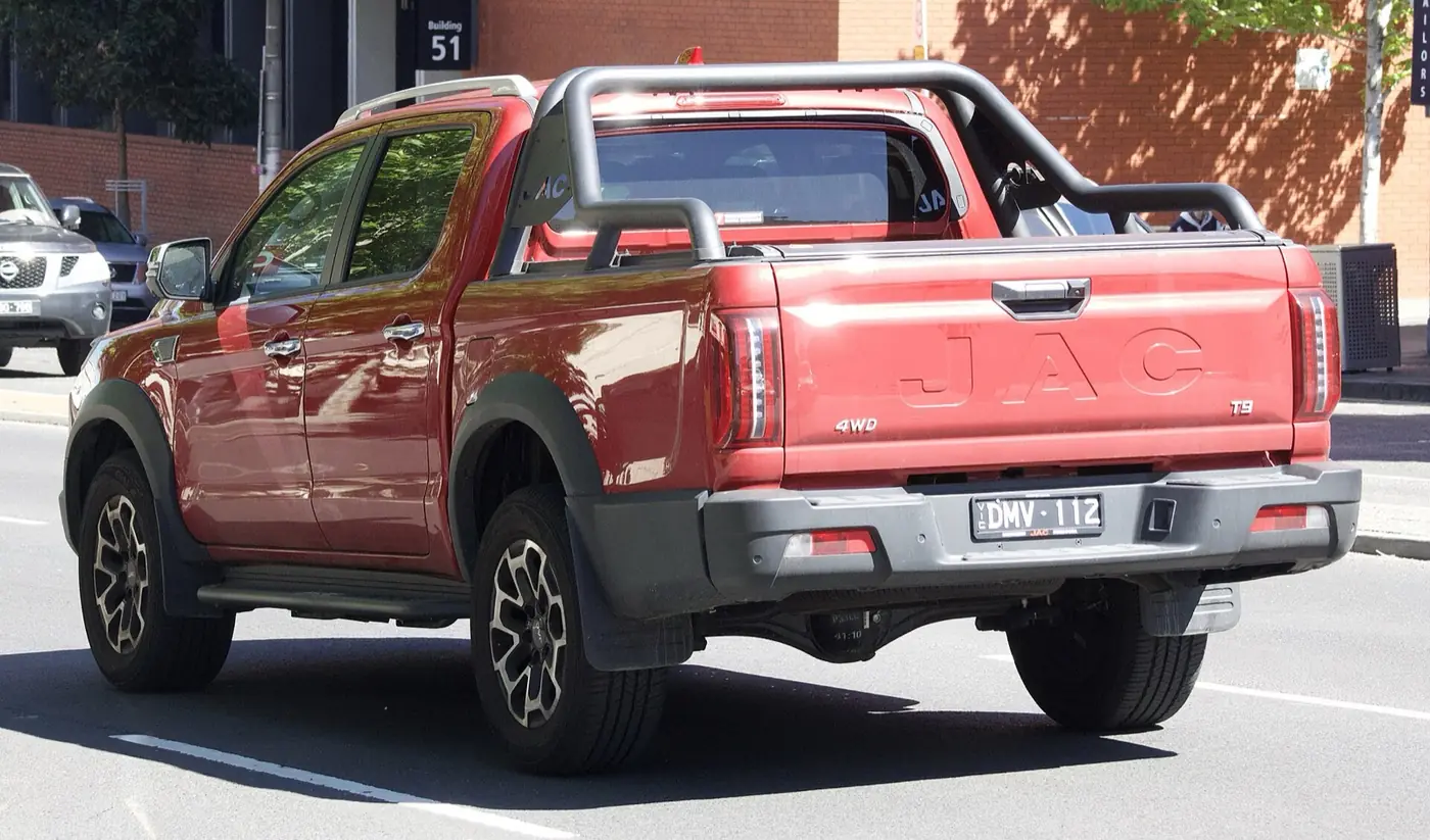 JAC Frison T9 2027, vista 3/4 trasera