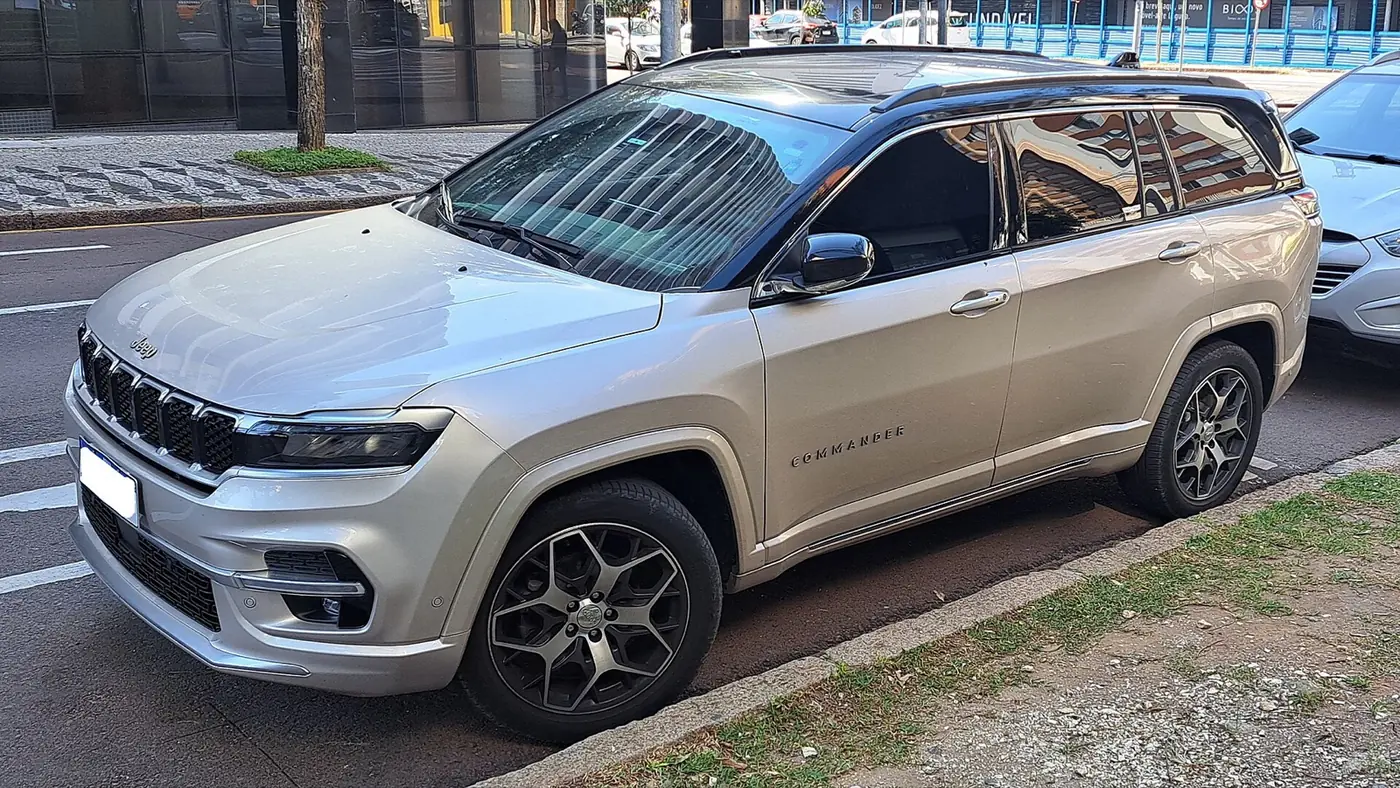 Jeep Commander 2026, vista 3/4 frontal, foto 2