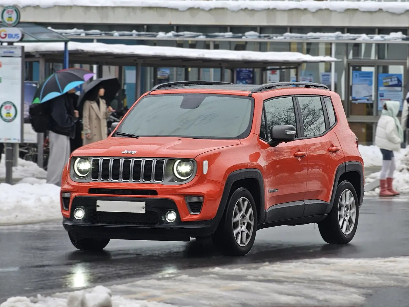 Jeep Renegade 2026, vista 3/4 frontal, foto 2