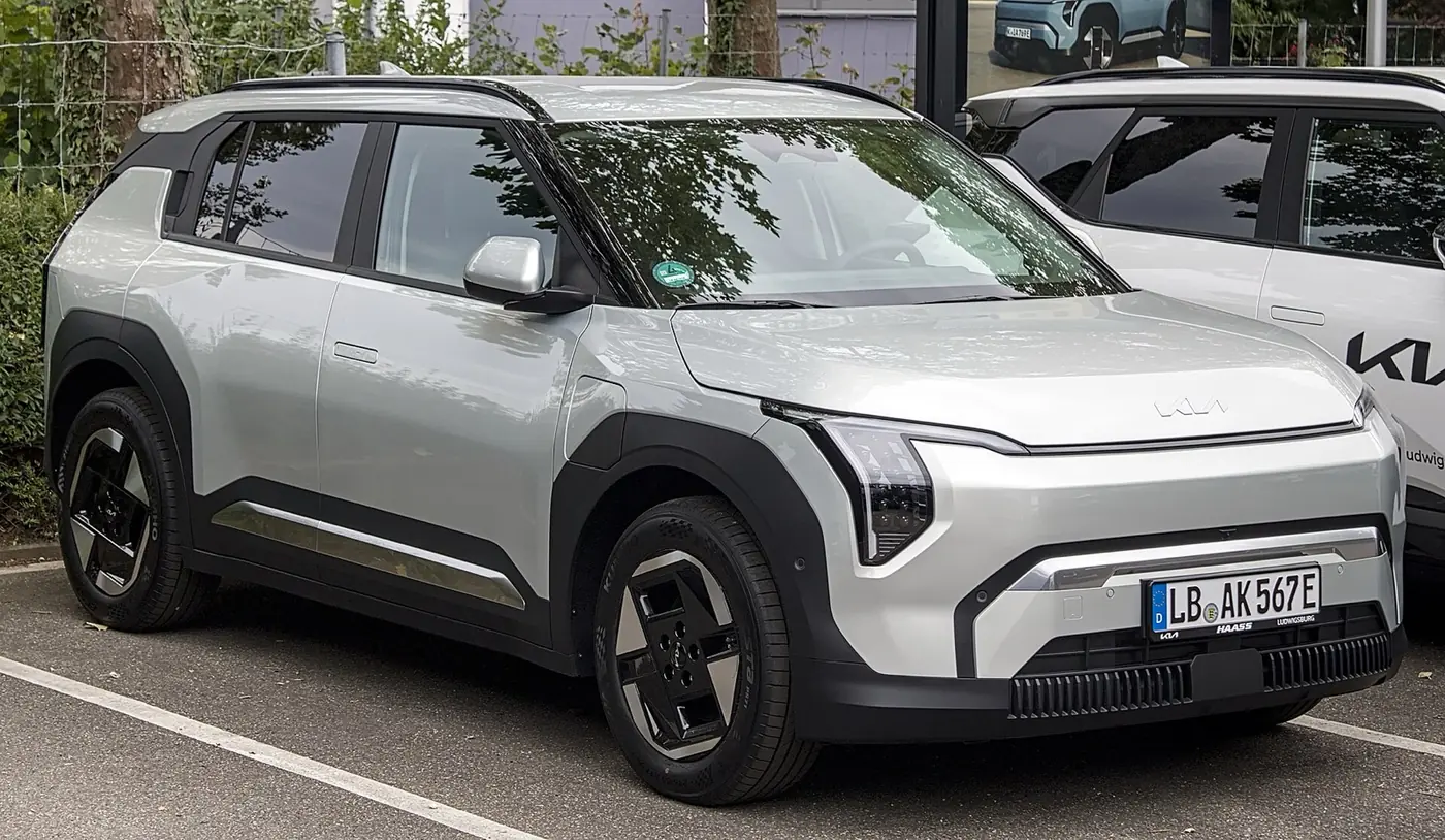 Kia EV3 2027, vista 3/4 frontal