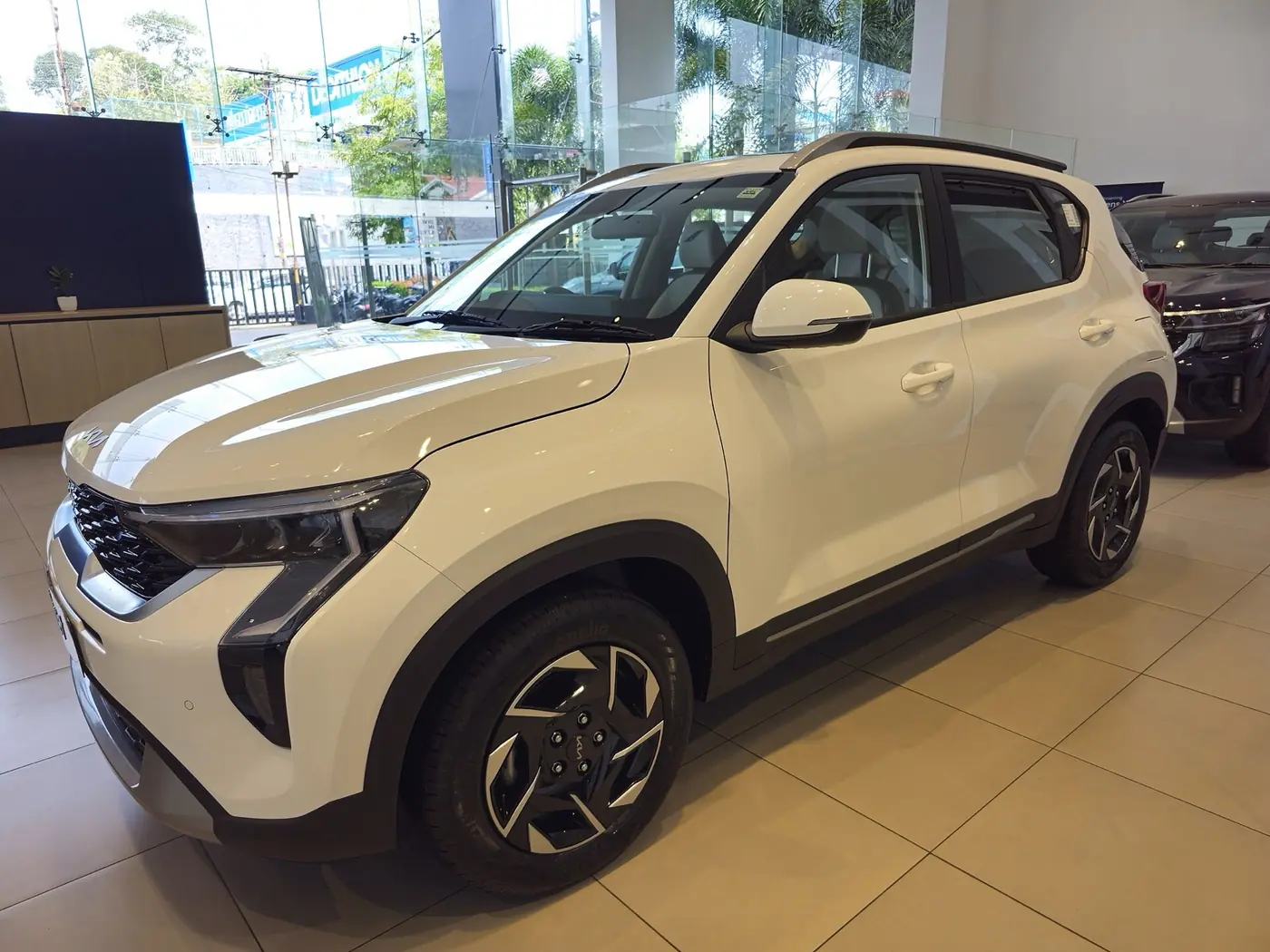 Kia Sonet 2027, vista 3/4 frontal, foto 2