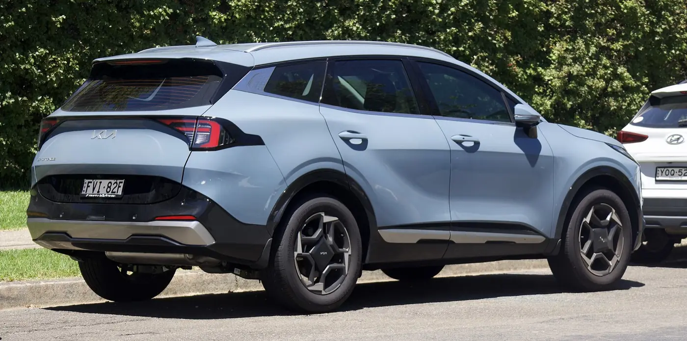 Kia Sportage 2027, vista 3/4 trasera