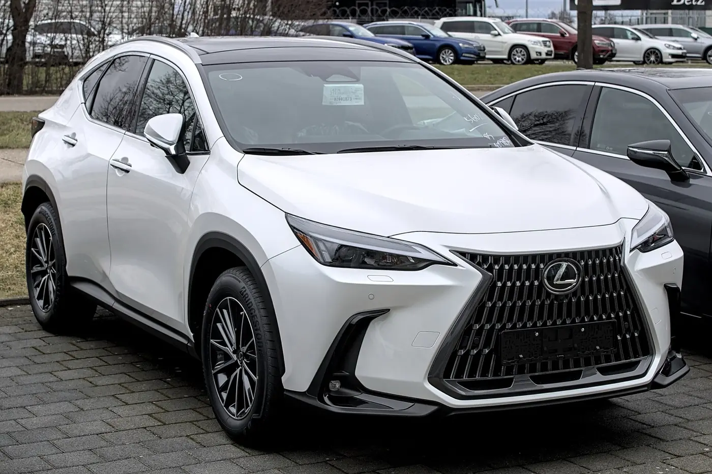 Lexus NX 2026, vista 3/4 frontal, foto 1