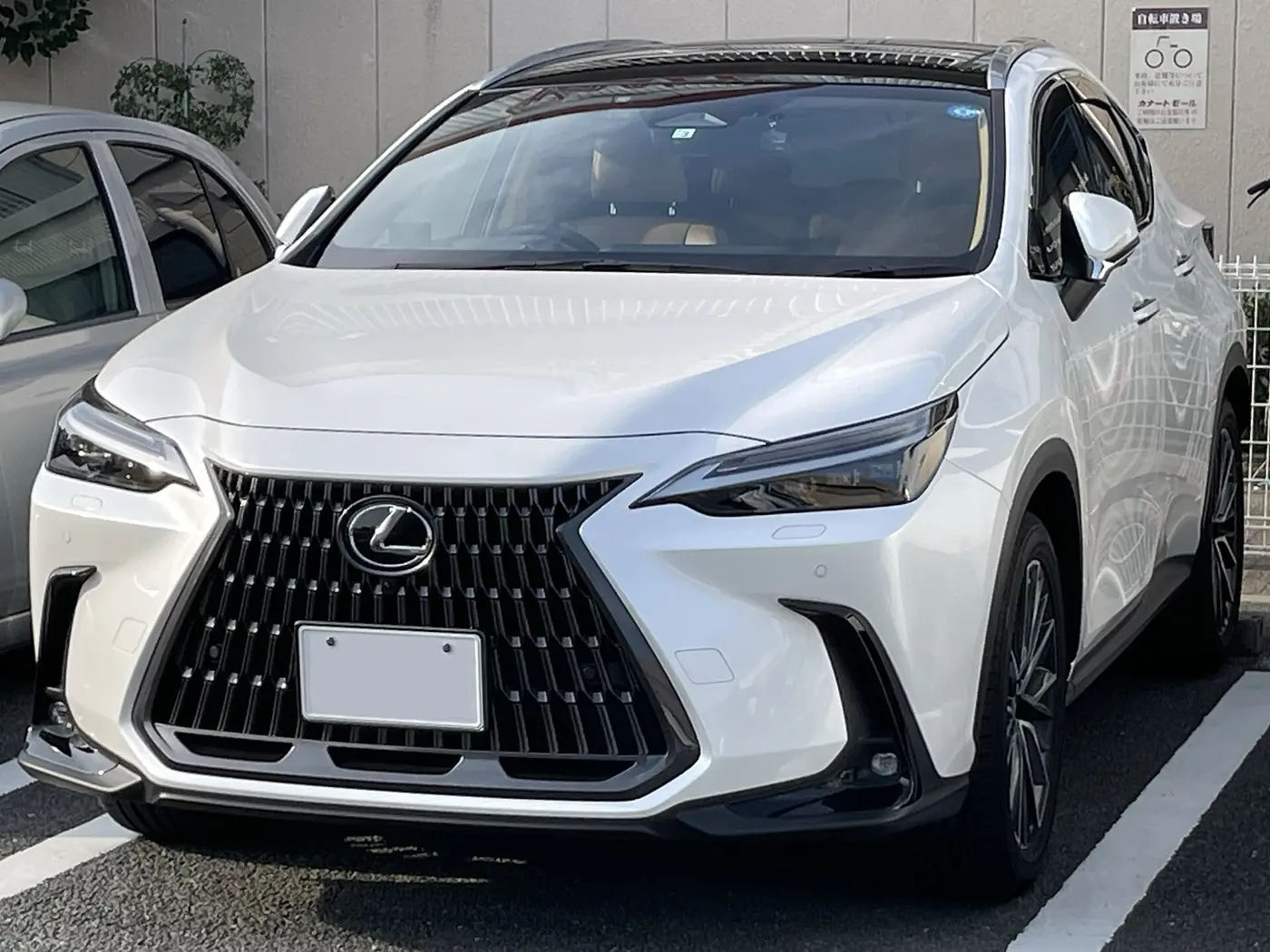 Lexus NX 2026, vista 3/4 frontal, foto 2