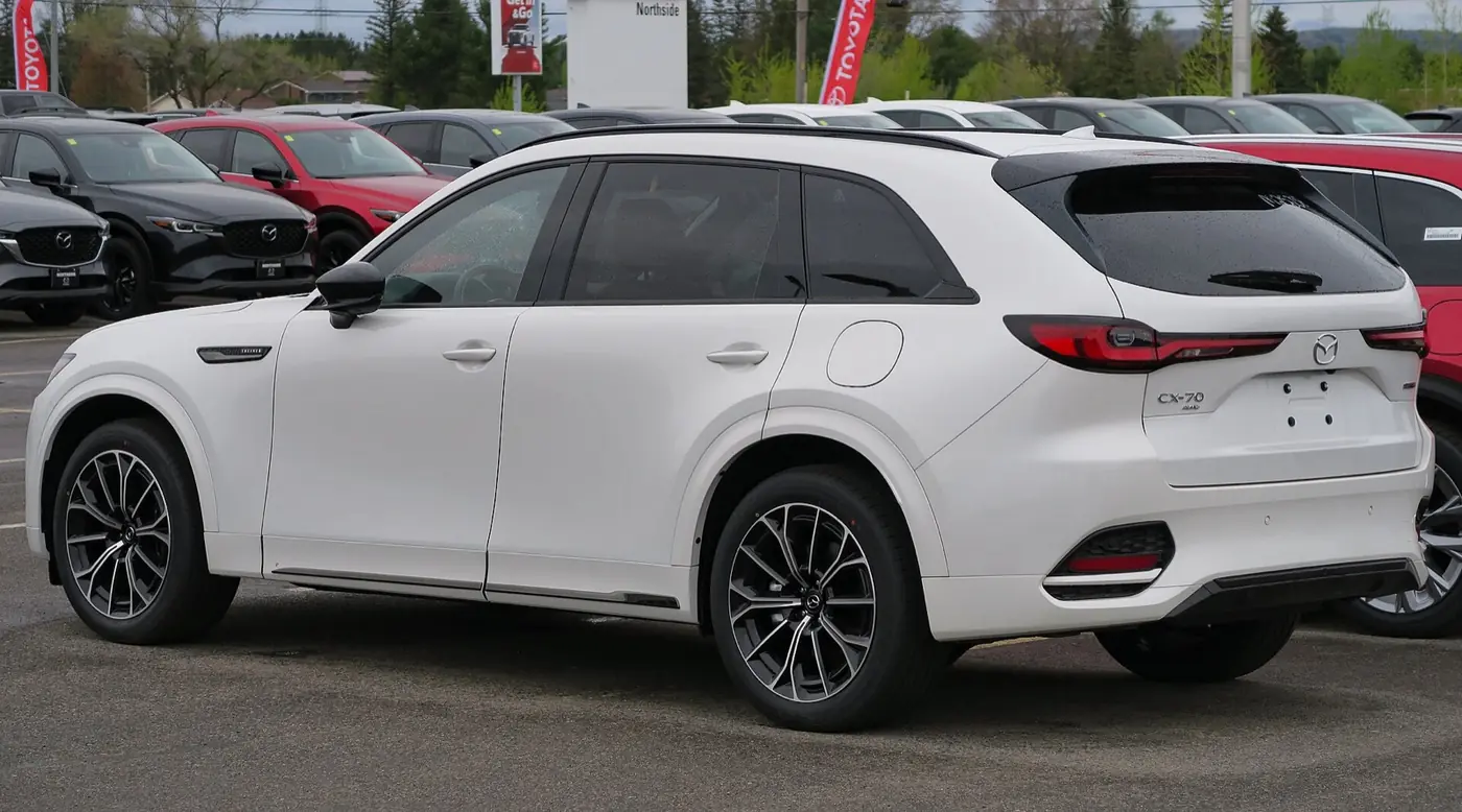 Mazda CX-70 2026, vista 3/4 trasera