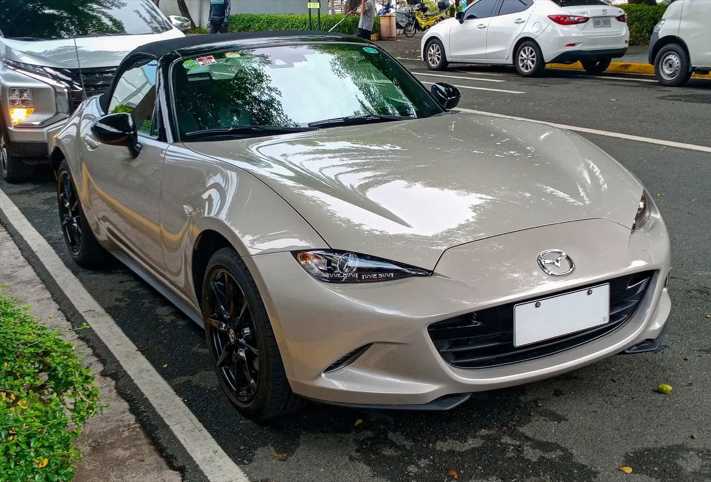 Mazda MX-5 2026, vista 3/4 frontal, foto 1