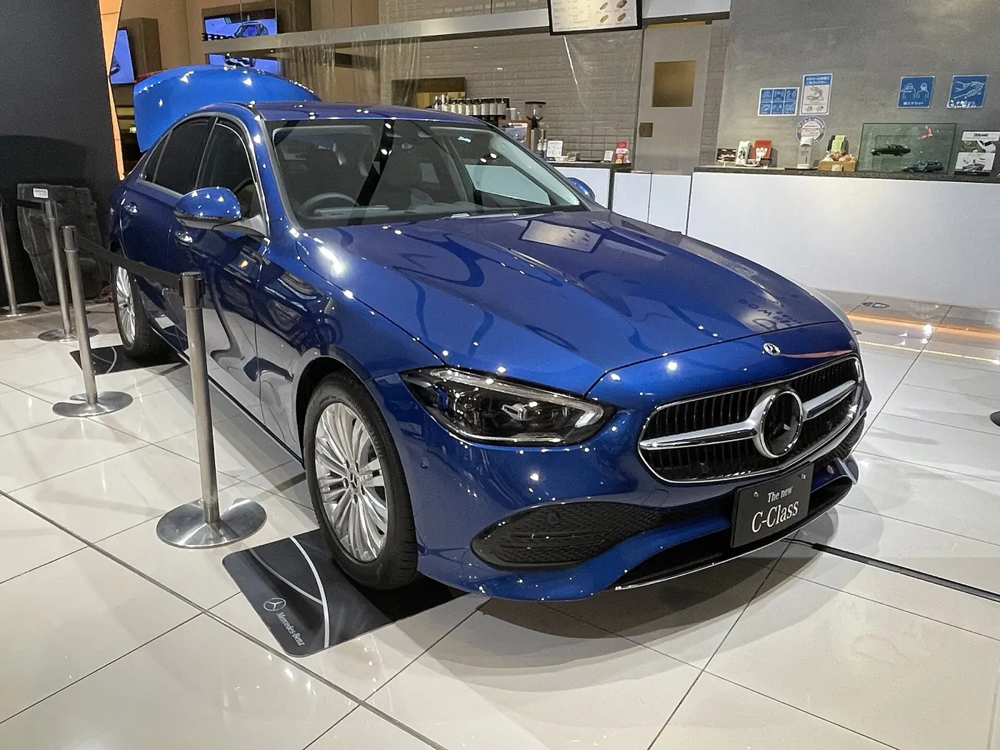 Mercedes-Benz Clase C 2026, vista 3/4 frontal, foto 2