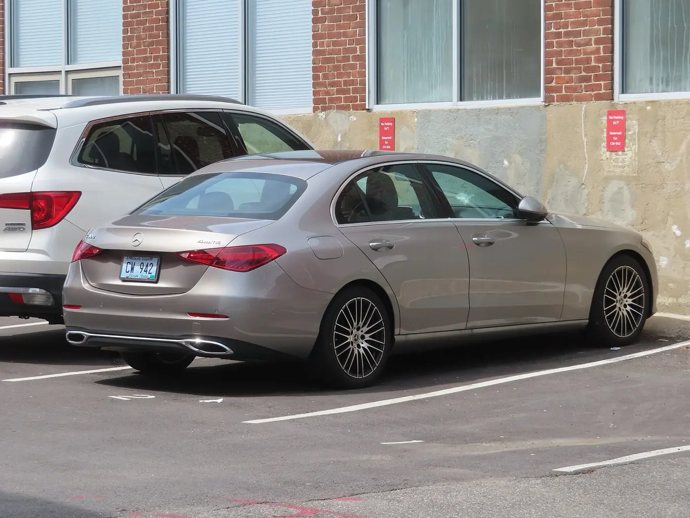 Mercedes-Benz Clase C 2026, vista 3/4 trasera