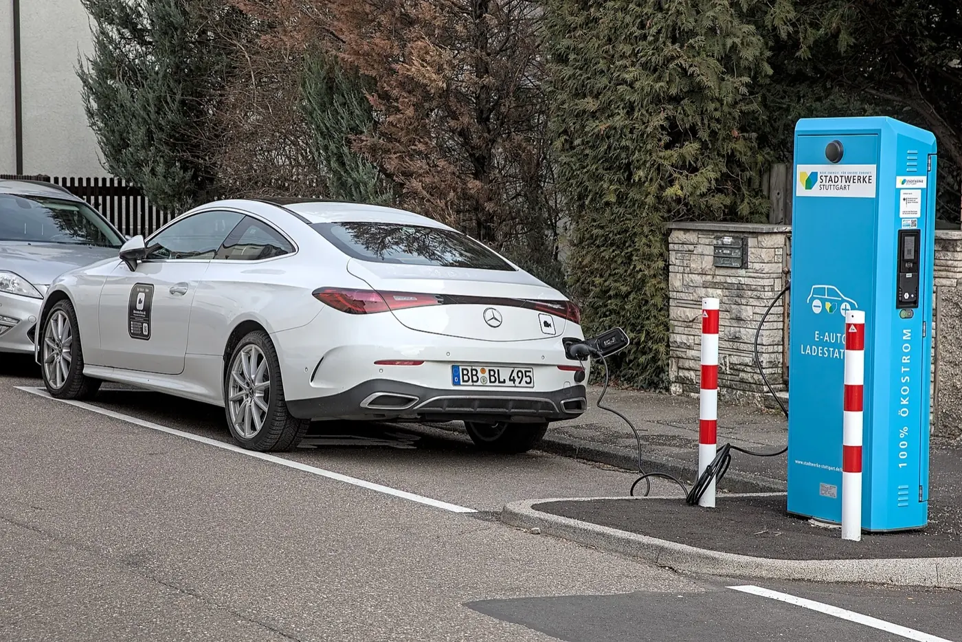 Mercedes-Benz CLE Coupé 2027, vista 3/4 trasera
