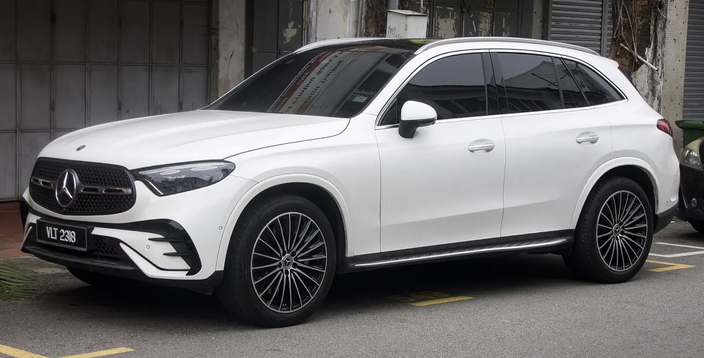 Mercedes-Benz GLC 2027, vista 3/4 frontal, foto 1