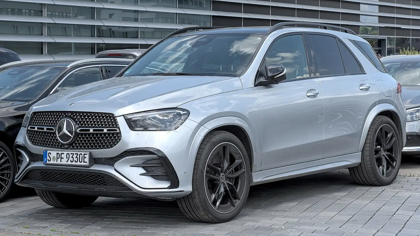Mercedes-Benz GLE 2027, vista 3/4 frontal, foto 1