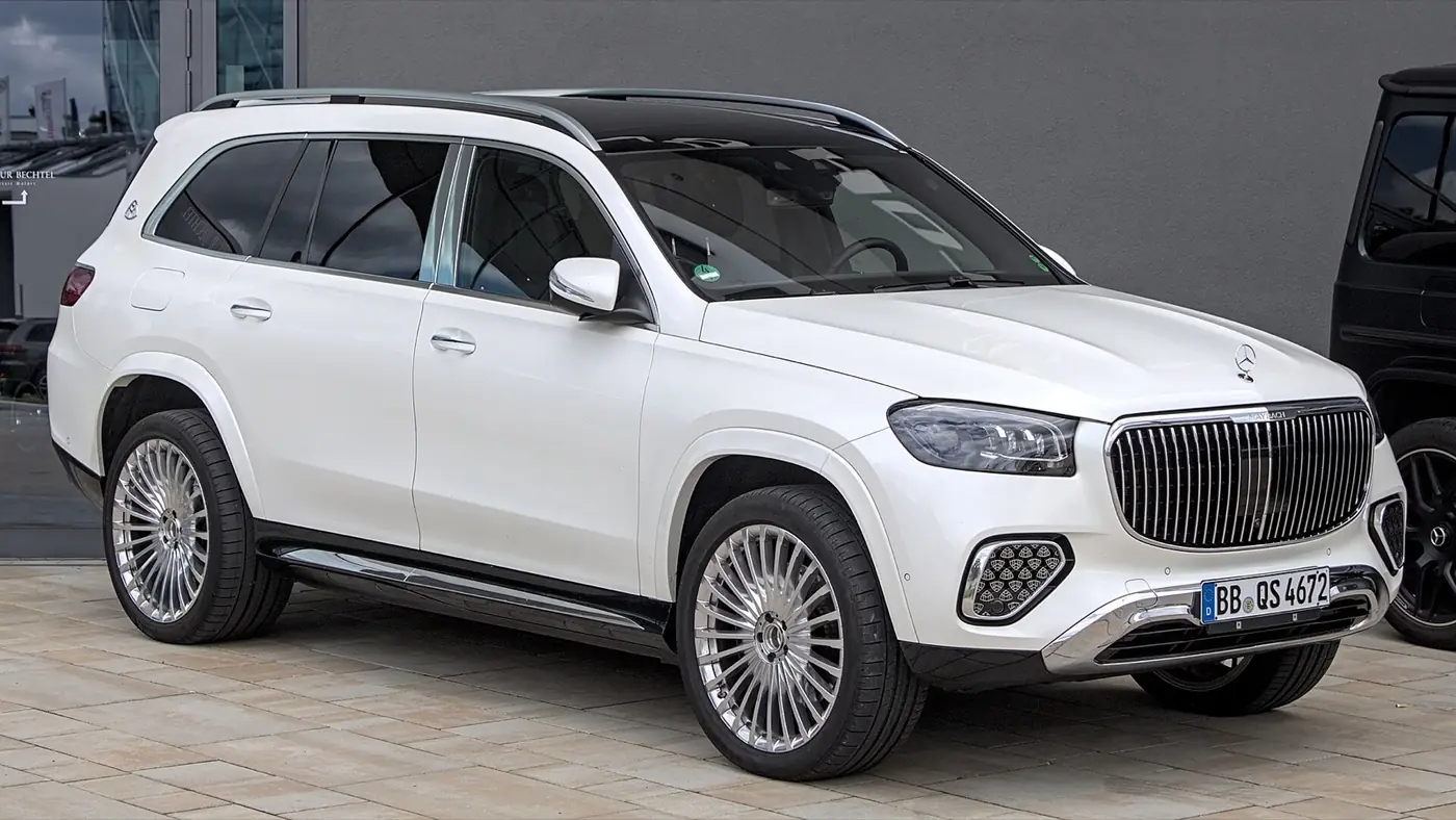 Mercedes-Benz Mercedes-Maybach GLS 2026, vista 3/4 frontal, foto 1
