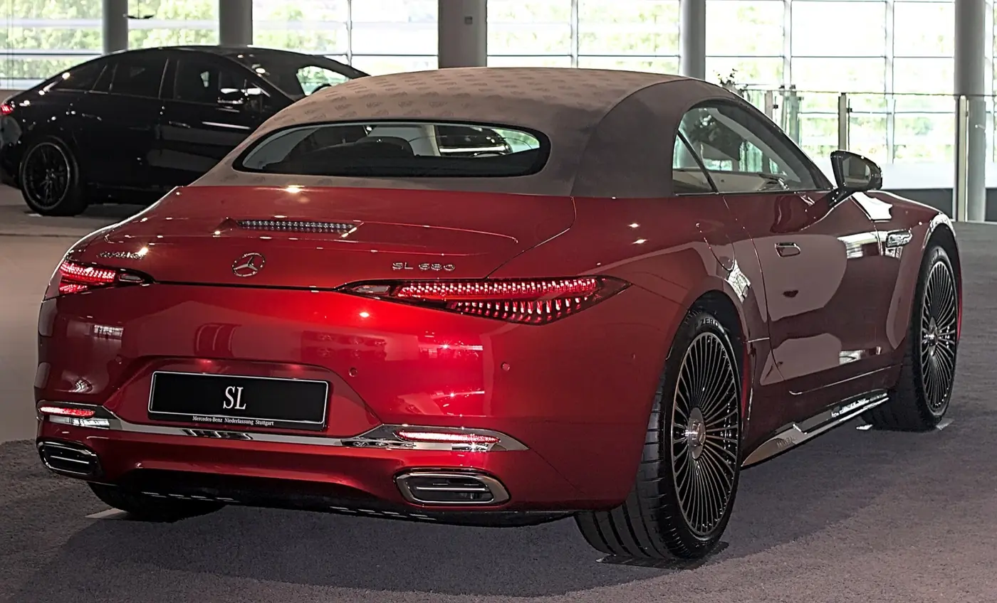 Mercedes-Benz Mercedes-Maybach SL 2027, vista 3/4 trasera