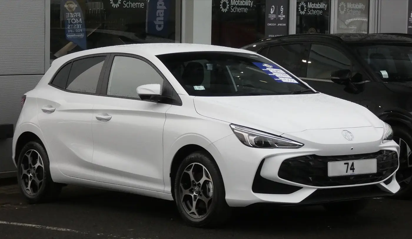 MG MG3 Hybrid+ 2026, vista 3/4 frontal, foto 2