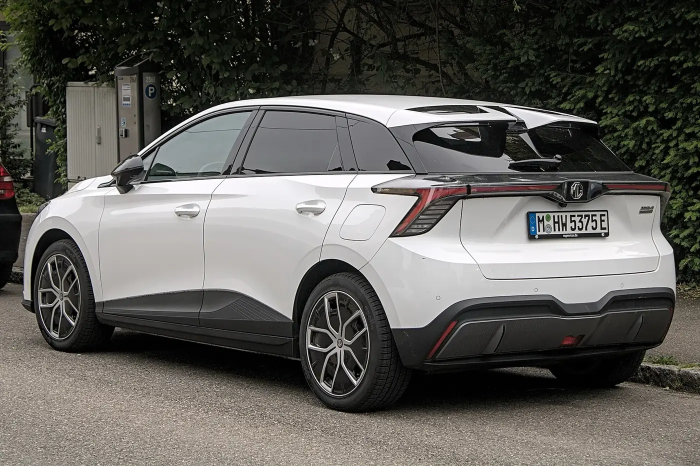 MG MG4 Electric 2025, vista 3/4 trasera