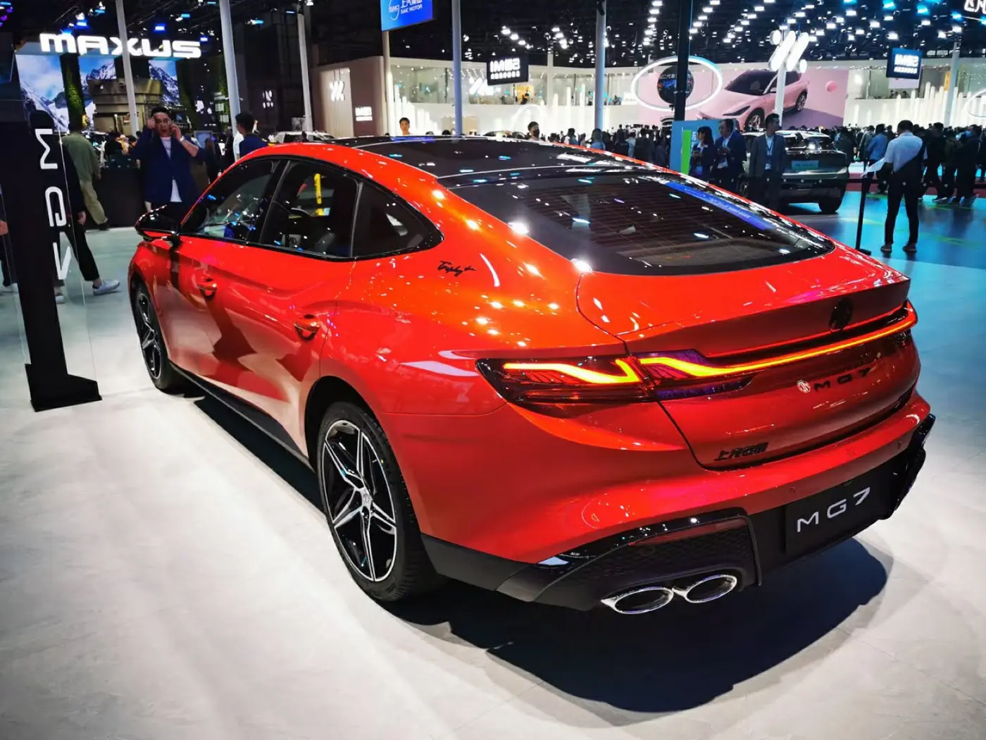 MG MG7 2026, vista 3/4 trasera