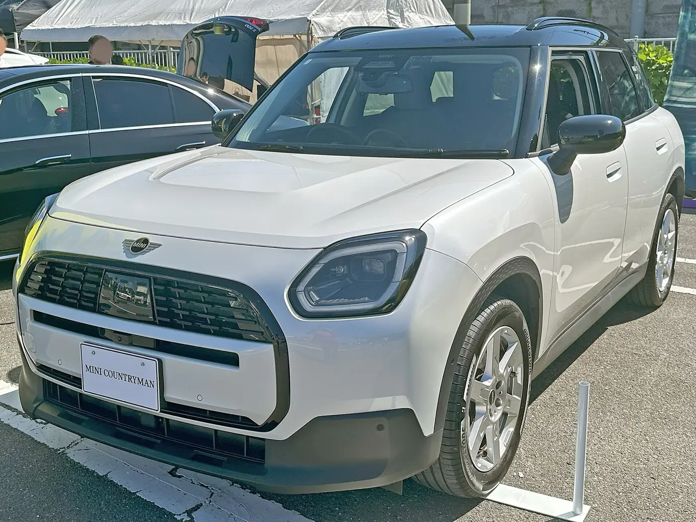 MINI Countryman 2026, vista 3/4 frontal, foto 2