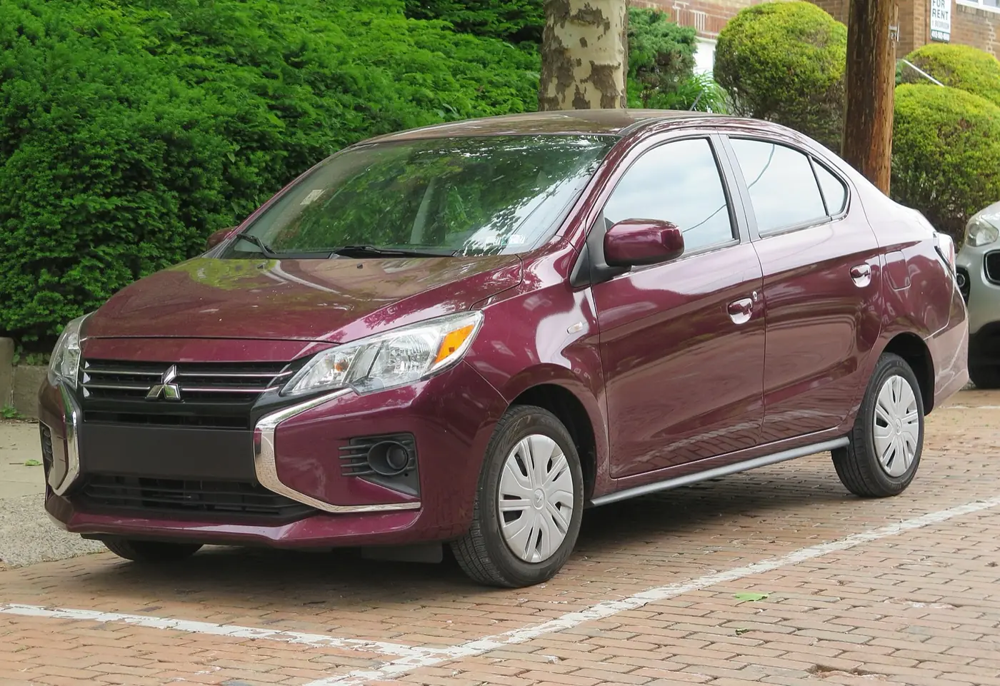 Mitsubishi Mirage G4 2026, vista 3/4 frontal, foto 2